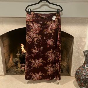 New York clothing company, floral skirt, large